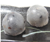黒ごま五穀餅 1個 130円